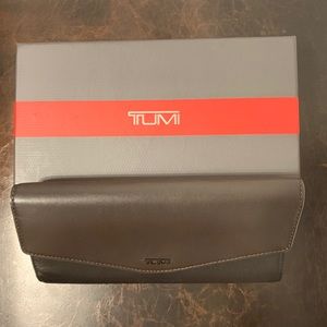 Tumi Wallet Women Travel Organizer Kit